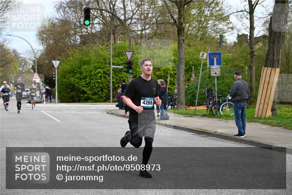 12.04.2026 - 45. Internationalen Wilhelmsburger Insellauf J. Mangold http://msf.ph/oto/9508973 12.04.2026 12:55:57 Ziel 3315, 5463, 4459, 5817, 5321, 4311, 2017, 2074, 5780, 5857, 2937, 5113, 5118, 3404, 2344, 5114, 5255, 4269, 3627, 3627, 5133, 5680, 4545, 5101, 4261, 4261, 4933, 5131, 5184, 5446, 4859, 5729, 5134, 3620 meine-sportfotos.de