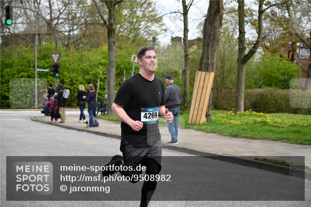 12.04.2026 - 45. Internationalen Wilhelmsburger Insellauf J. Mangold http://msf.ph/oto/9508982 12.04.2026 12:55:58 Ziel 4459, 5817, 5321, 4311, 2017, 2074, 5780, 5857, 2937, 5113, 5118, 3404, 2344, 5114, 5255, 4269, 3627, 5133, 5680, 4545, 5101, 4261, 4933, 5131, 5184, 5446, 4859, 5729, 5134, 3620 meine-sportfotos.de