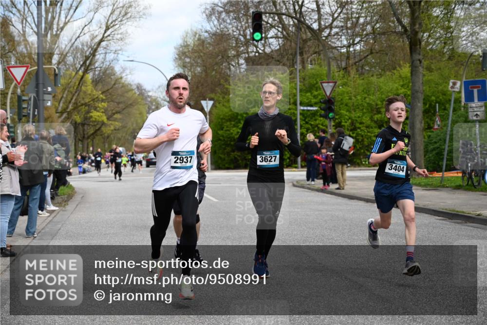12.04.2026 - 45. Internationalen Wilhelmsburger Insellauf J. Mangold http://msf.ph/oto/9508991 12.04.2026 12:56:03 Ziel 5321, 4311, 2017, 2074, 5780, 5857, 2937, 5113, 5118, 3404, 2344, 5114, 5255, 4269, 3627, 5133, 5680, 4545, 5101, 4261, 4933, 5131, 5184, 5184, 5446, 4859, 5729, 5134, 3620, 4848, 5410, 4168, 4921, 4922 meine-sportfotos.de