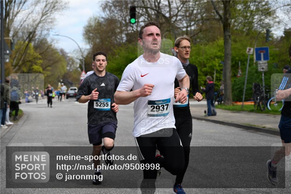 12.04.2026 - 45. Internationalen Wilhelmsburger Insellauf J. Mangold http://msf.ph/oto/9508998 12.04.2026 12:56:03 Ziel 5321, 4311, 2017, 2074, 5780, 5857, 2937, 5113, 5118, 3404, 2344, 5114, 5255, 4269, 3627, 5133, 5680, 4545, 5101, 4261, 4933, 5131, 5184, 5184, 5446, 4859, 5729, 5134, 3620, 4848, 5410, 4168, 4921, 4922 meine-sportfotos.de