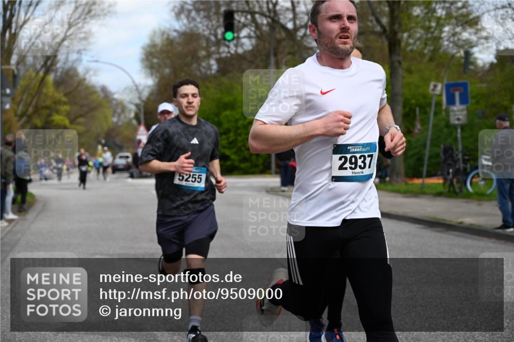 12.04.2026 - 45. Internationalen Wilhelmsburger Insellauf J. Mangold http://msf.ph/oto/9509000 12.04.2026 12:56:03 Ziel 5321, 4311, 2017, 2074, 5780, 5857, 2937, 5113, 5118, 3404, 2344, 5114, 5255, 4269, 3627, 5133, 5680, 4545, 5101, 4261, 4933, 5131, 5184, 5184, 5446, 4859, 5729, 5134, 3620, 4848, 5410, 4168, 4921, 4922 meine-sportfotos.de