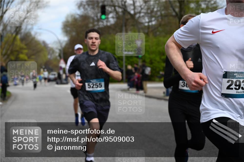 12.04.2026 - 45. Internationalen Wilhelmsburger Insellauf J. Mangold http://msf.ph/oto/9509003 12.04.2026 12:56:04 Ziel 5321, 4311, 2017, 2074, 5780, 5857, 2937, 5113, 5118, 3404, 2344, 5114, 5255, 4269, 3627, 5133, 5680, 4545, 5101, 4261, 4933, 5131, 5184, 5446, 4859, 5729, 5134, 3620, 4848, 5410, 4168, 4921, 4922, 4237 meine-sportfotos.de