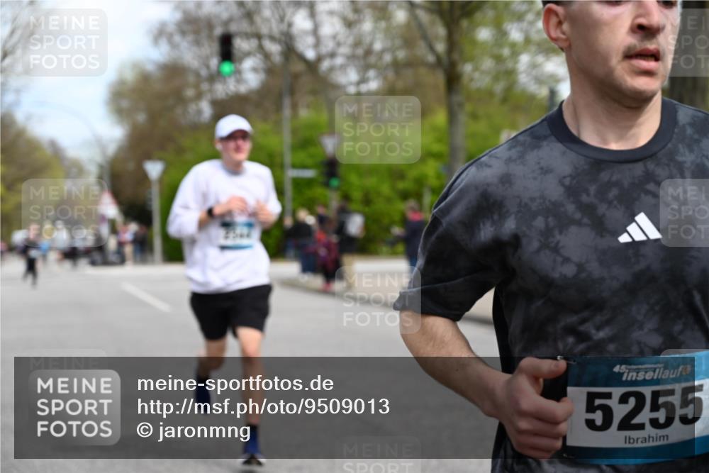 12.04.2026 - 45. Internationalen Wilhelmsburger Insellauf J. Mangold http://msf.ph/oto/9509013 12.04.2026 12:56:04 Ziel 5321, 4311, 2017, 2074, 5780, 5857, 2937, 5113, 5118, 3404, 2344, 5114, 5255, 4269, 3627, 5133, 5680, 4545, 5101, 4261, 4933, 5131, 5184, 5446, 4859, 5729, 5134, 3620, 4848, 5410, 4168, 4921, 4922, 4237 meine-sportfotos.de