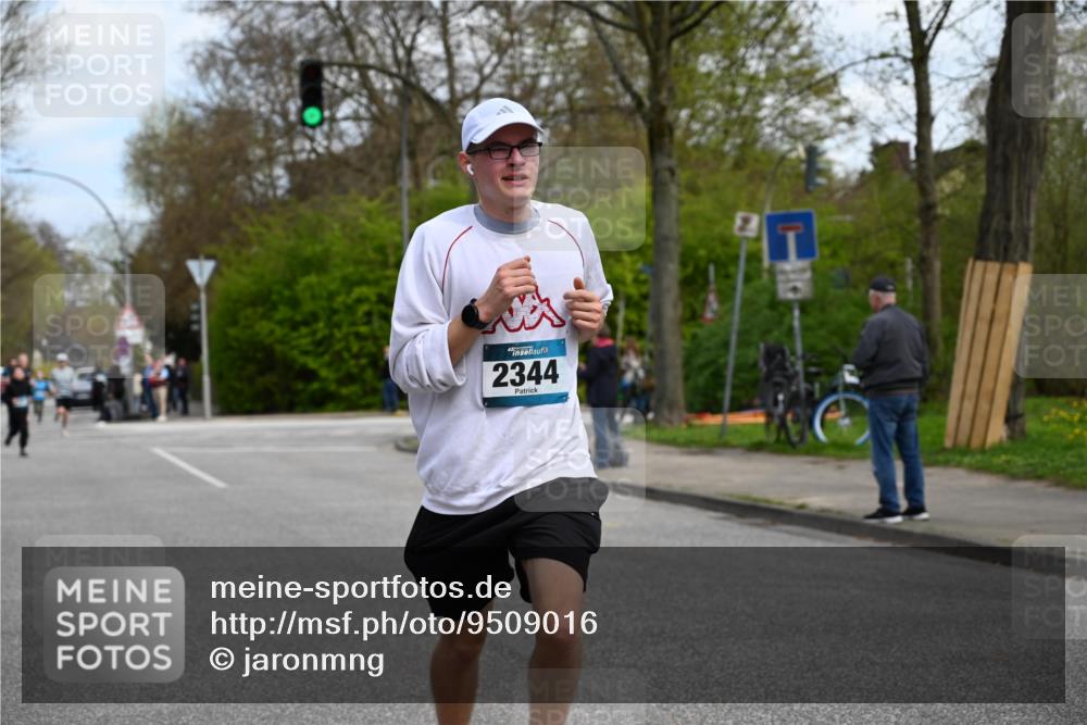 12.04.2026 - 45. Internationalen Wilhelmsburger Insellauf J. Mangold http://msf.ph/oto/9509016 12.04.2026 12:56:05 Ziel 4311, 2017, 2074, 5780, 5857, 2937, 5113, 5118, 3404, 2344, 5114, 5255, 4269, 3627, 5133, 5680, 4545, 4545, 5101, 4261, 4933, 5131, 5184, 5446, 4859, 5729, 5134, 3620, 4848, 5410, 4168, 4921, 4922, 4237, 5094 meine-sportfotos.de