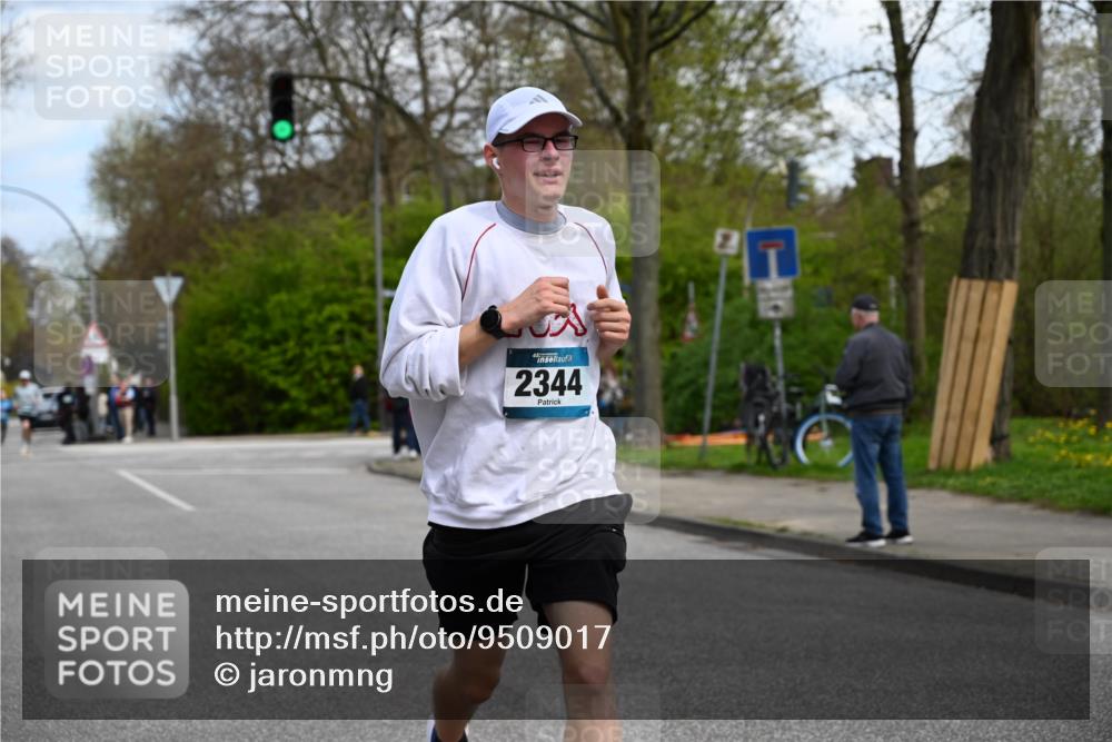12.04.2026 - 45. Internationalen Wilhelmsburger Insellauf J. Mangold http://msf.ph/oto/9509017 12.04.2026 12:56:05 Ziel 4311, 2017, 2074, 5780, 5857, 2937, 5113, 5118, 3404, 2344, 5114, 5255, 4269, 3627, 5133, 5680, 4545, 4545, 5101, 4261, 4933, 5131, 5184, 5446, 4859, 5729, 5134, 3620, 4848, 5410, 4168, 4921, 4922, 4237, 5094 meine-sportfotos.de