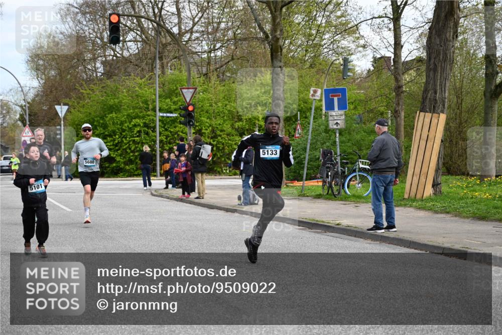 12.04.2026 - 45. Internationalen Wilhelmsburger Insellauf J. Mangold http://msf.ph/oto/9509022 12.04.2026 12:56:11 Ziel 2937, 5113, 5118, 3404, 2344, 5114, 5255, 4269, 3627, 5133, 5680, 4545, 5101, 4261, 4933, 4933, 5131, 5184, 5446, 4859, 5729, 5134, 3620, 4848, 5410, 4168, 4921, 4922, 4237, 5094, 4835, 5141 meine-sportfotos.de