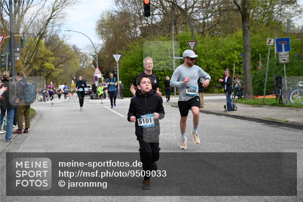 12.04.2026 - 45. Internationalen Wilhelmsburger Insellauf J. Mangold http://msf.ph/oto/9509033 12.04.2026 12:56:13 Ziel 5118, 3404, 2344, 5114, 5255, 4269, 3627, 5133, 5680, 4545, 5101, 4261, 4933, 5131, 5184, 5446, 4859, 5729, 5134, 3620, 4848, 5410, 4168, 4168, 4921, 4922, 4237, 5094, 4835, 5141, 5549, 5163 meine-sportfotos.de