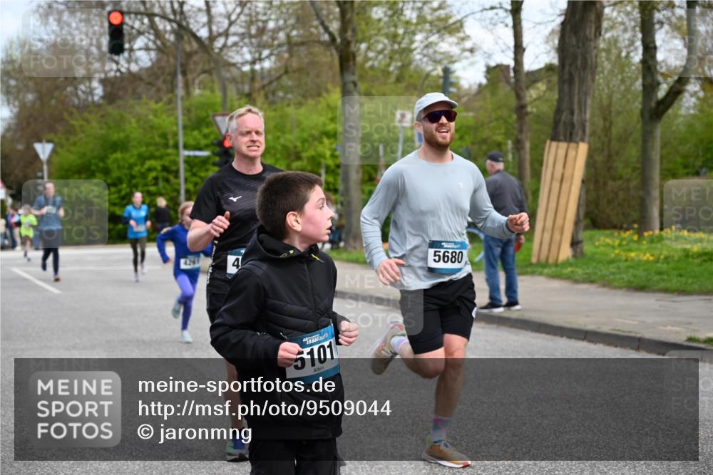 12.04.2026 - 45. Internationalen Wilhelmsburger Insellauf J. Mangold http://msf.ph/oto/9509044 12.04.2026 12:56:14 Ziel 5118, 3404, 2344, 5114, 5255, 4269, 3627, 5133, 5680, 4545, 5101, 4261, 4933, 5131, 5131, 5184, 5446, 4859, 5729, 5134, 3620, 4848, 5410, 4168, 4921, 4922, 4921, 4922, 4237, 5094, 4835, 5141, 5549, 5163 meine-sportfotos.de