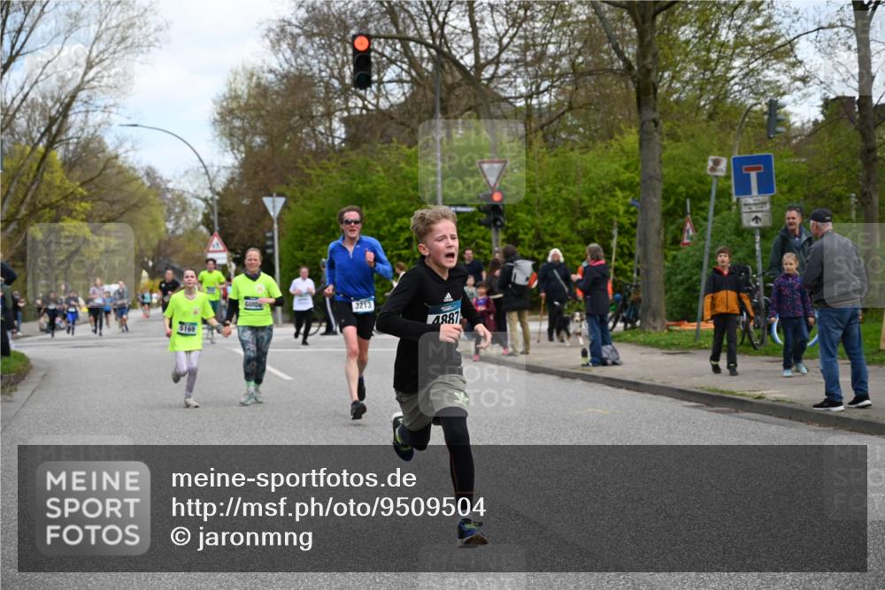 12.04.2026 - 45. Internationalen Wilhelmsburger Insellauf J. Mangold http://msf.ph/oto/9509504 12.04.2026 12:57:42 Ziel 5322, 5129, 3190, 5736, 3189, 5847, 3439, 5232, 5277, 3863, 4887, 4938, 3213, 2447, 5211, 4968, 2707, 5169, 5214, 4955, 3396, 3396, 5228, 5689, 2771, 5687, 2058, 3152, 4535, 5260, 2493, 2550, 3479 meine-sportfotos.de