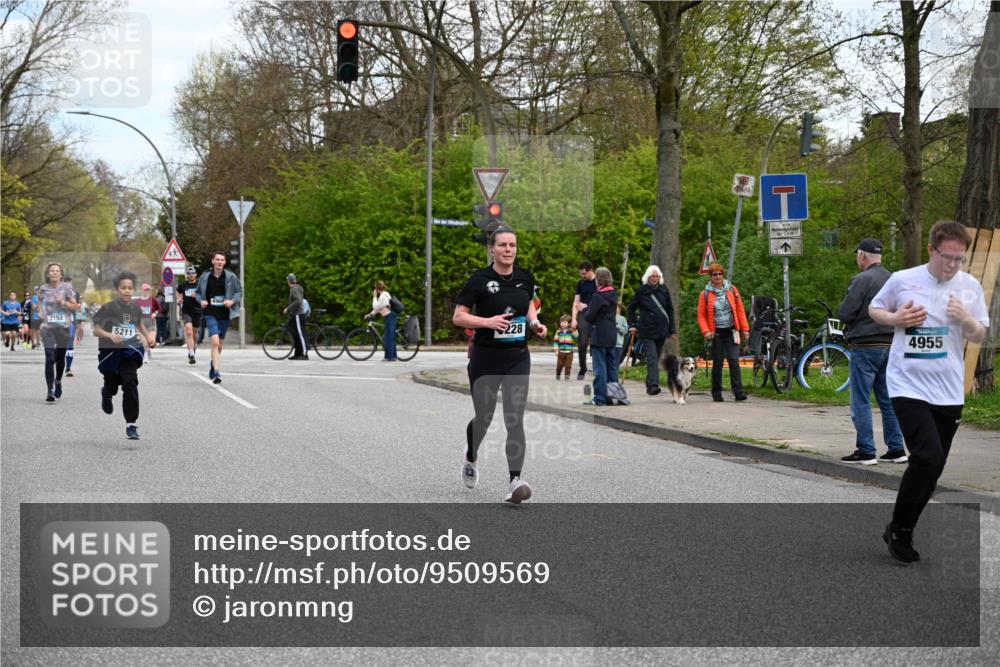 12.04.2026 - 45. Internationalen Wilhelmsburger Insellauf J. Mangold http://msf.ph/oto/9509569 12.04.2026 12:57:50 Ziel 5736, 3189, 5847, 3439, 5232, 5277, 3863, 4887, 4938, 3213, 2447, 5211, 4968, 2707, 5169, 5214, 5214, 4955, 3396, 5228, 5689, 2771, 5687, 2058, 3152, 4535, 5260, 2493, 2550, 3479, 3479, 4873 meine-sportfotos.de