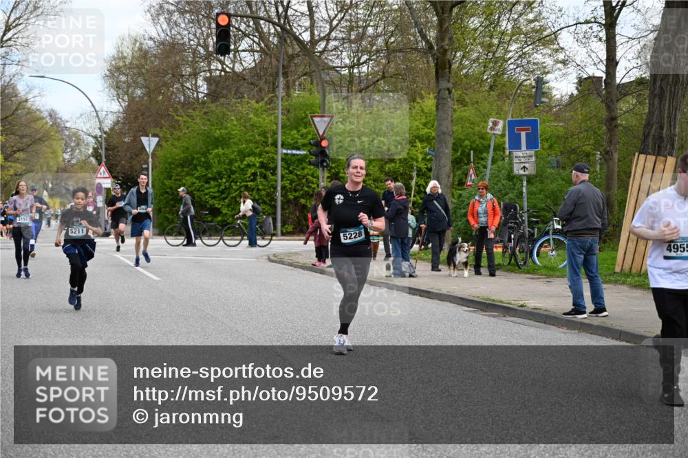 12.04.2026 - 45. Internationalen Wilhelmsburger Insellauf J. Mangold http://msf.ph/oto/9509572 12.04.2026 12:57:51 Ziel 5736, 3189, 5847, 3439, 5232, 5277, 3863, 4887, 4938, 3213, 2447, 5211, 4968, 2707, 5169, 5214, 4955, 3396, 5228, 5689, 2771, 5687, 2058, 3152, 4535, 5260, 2493, 2550, 3479, 4873 meine-sportfotos.de