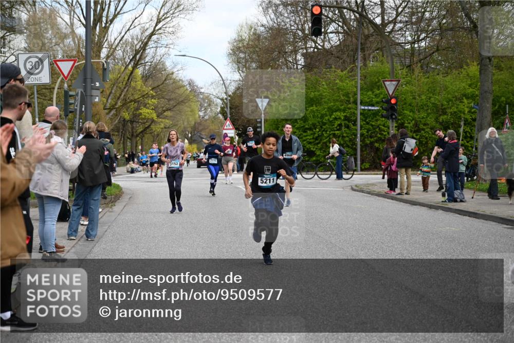 12.04.2026 - 45. Internationalen Wilhelmsburger Insellauf J. Mangold http://msf.ph/oto/9509577 12.04.2026 12:57:52 Ziel 5847, 3439, 5232, 5277, 3863, 4887, 4938, 3213, 2447, 5211, 4968, 2707, 5169, 5214, 4955, 4955, 3396, 5228, 5689, 2771, 5687, 2058, 3152, 4535, 5260, 2493, 2550, 3479, 4873, 4344, 3889 meine-sportfotos.de