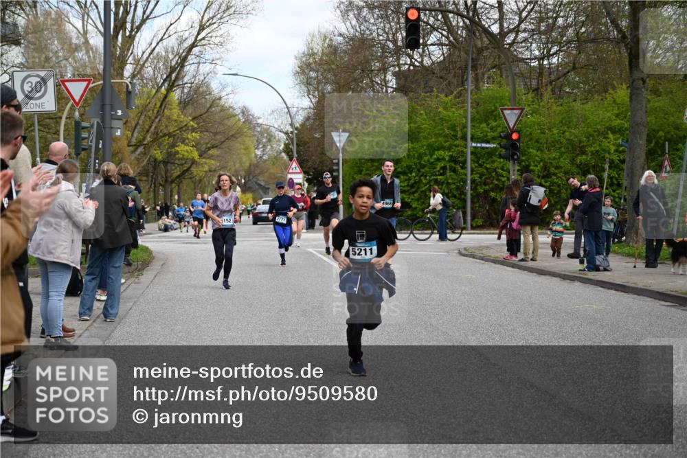 12.04.2026 - 45. Internationalen Wilhelmsburger Insellauf J. Mangold http://msf.ph/oto/9509580 12.04.2026 12:57:52 Ziel 5847, 3439, 5232, 5277, 3863, 4887, 4938, 3213, 2447, 5211, 4968, 2707, 5169, 5214, 4955, 4955, 3396, 5228, 5689, 2771, 5687, 2058, 3152, 4535, 5260, 2493, 2550, 3479, 4873, 4344, 3889 meine-sportfotos.de
