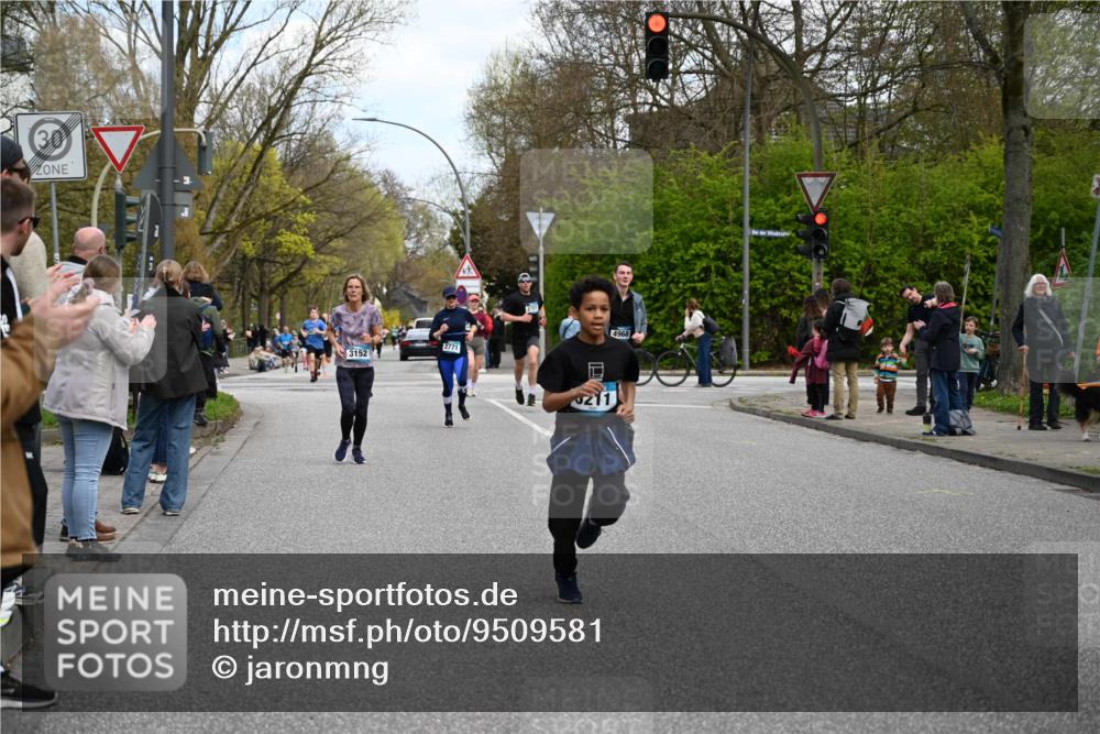 12.04.2026 - 45. Internationalen Wilhelmsburger Insellauf J. Mangold http://msf.ph/oto/9509581 12.04.2026 12:57:52 Ziel 5847, 3439, 5232, 5277, 3863, 4887, 4938, 3213, 2447, 5211, 4968, 2707, 5169, 5214, 4955, 4955, 3396, 5228, 5689, 2771, 5687, 2058, 3152, 4535, 5260, 2493, 2550, 3479, 4873, 4344, 3889 meine-sportfotos.de