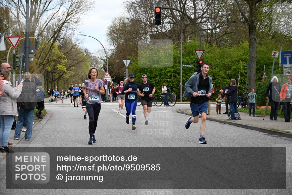 12.04.2026 - 45. Internationalen Wilhelmsburger Insellauf J. Mangold http://msf.ph/oto/9509585 12.04.2026 12:57:54 Ziel 5232, 5277, 3863, 4887, 4938, 3213, 2447, 5211, 4968, 2707, 5169, 5214, 4955, 3396, 3396, 5228, 5689, 2771, 5687, 2058, 3152, 4535, 5260, 2493, 2550, 3479, 4873, 4344, 3889, 3309, 5613, 3525 meine-sportfotos.de