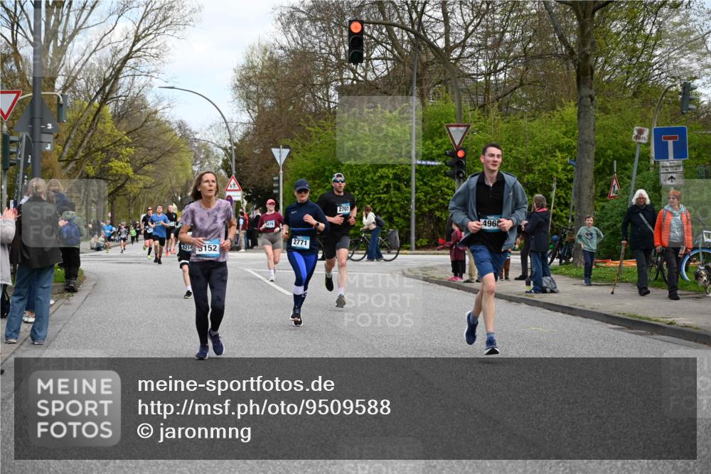 12.04.2026 - 45. Internationalen Wilhelmsburger Insellauf J. Mangold http://msf.ph/oto/9509588 12.04.2026 12:57:55 Ziel 3863, 4887, 4938, 3213, 2447, 5211, 4968, 2707, 5169, 5214, 4955, 3396, 5228, 5689, 2771, 5228, 5689, 2771, 5687, 2058, 3152, 4535, 5260, 2493, 2550, 3479, 4873, 4344, 3889, 3309, 5613, 3525, 5422 meine-sportfotos.de