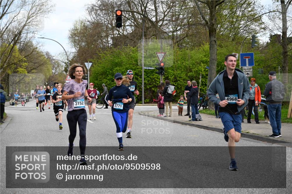 12.04.2026 - 45. Internationalen Wilhelmsburger Insellauf J. Mangold http://msf.ph/oto/9509598 12.04.2026 12:57:55 Ziel 3863, 4887, 4938, 3213, 2447, 5211, 4968, 2707, 5169, 5214, 4955, 3396, 5228, 5689, 2771, 5228, 5689, 2771, 5687, 2058, 3152, 4535, 5260, 2493, 2550, 3479, 4873, 4344, 3889, 3309, 5613, 3525, 5422 meine-sportfotos.de