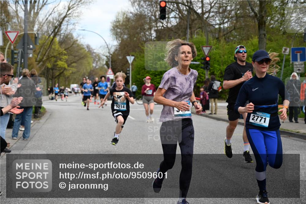 12.04.2026 - 45. Internationalen Wilhelmsburger Insellauf J. Mangold http://msf.ph/oto/9509601 12.04.2026 12:57:57 Ziel 4938, 3213, 2447, 5211, 4968, 2707, 5169, 5214, 4955, 3396, 5228, 5689, 2771, 5687, 2058, 3152, 4535, 5260, 2493, 2550, 3479, 4873, 4344, 3889, 3309, 5613, 3525, 5422, 3088 meine-sportfotos.de