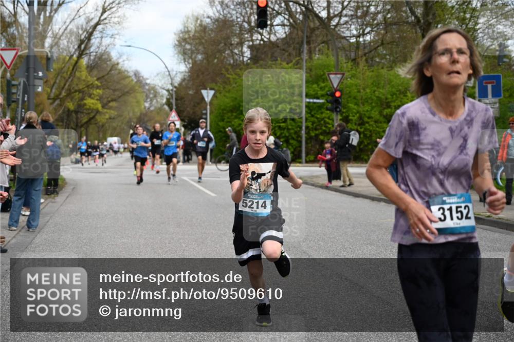 12.04.2026 - 45. Internationalen Wilhelmsburger Insellauf J. Mangold http://msf.ph/oto/9509610 12.04.2026 12:57:57 Ziel 4938, 3213, 2447, 5211, 4968, 2707, 5169, 5214, 4955, 3396, 5228, 5689, 2771, 5687, 2058, 3152, 4535, 5260, 2493, 2550, 3479, 4873, 4344, 3889, 3309, 5613, 3525, 5422, 3088 meine-sportfotos.de