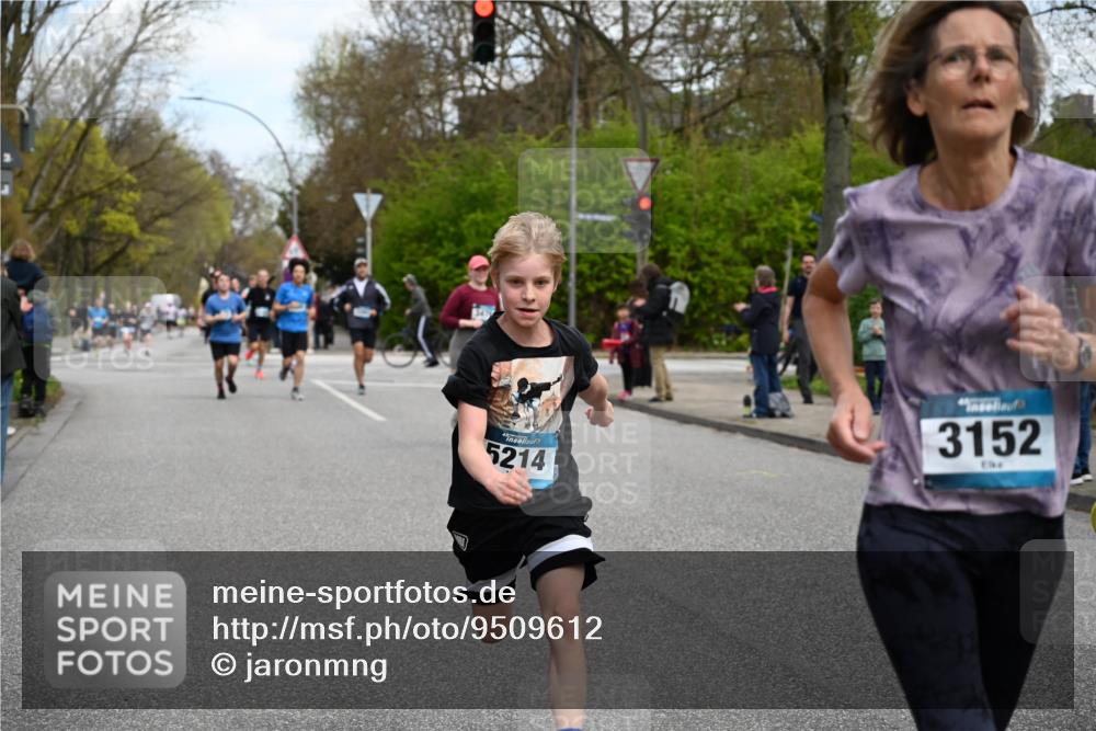 12.04.2026 - 45. Internationalen Wilhelmsburger Insellauf J. Mangold http://msf.ph/oto/9509612 12.04.2026 12:57:58 Ziel 4938, 3213, 2447, 5211, 4968, 2707, 5169, 5214, 4955, 3396, 5228, 5689, 2771, 5687, 2058, 2058, 3152, 4535, 5260, 2493, 2550, 3479, 4873, 4344, 3889, 3309, 5613, 3525, 5422, 3088 meine-sportfotos.de