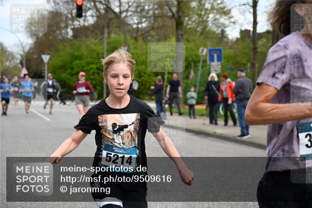 12.04.2026 - 45. Internationalen Wilhelmsburger Insellauf J. Mangold http://msf.ph/oto/9509616 12.04.2026 12:57:58 Ziel 4938, 3213, 2447, 5211, 4968, 2707, 5169, 5214, 4955, 3396, 5228, 5689, 2771, 5687, 2058, 2058, 3152, 4535, 5260, 2493, 2550, 3479, 4873, 4344, 3889, 3309, 5613, 3525, 5422, 3088 meine-sportfotos.de
