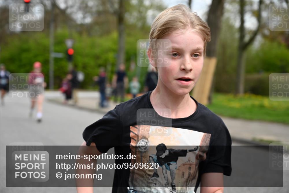 12.04.2026 - 45. Internationalen Wilhelmsburger Insellauf J. Mangold http://msf.ph/oto/9509620 12.04.2026 12:57:58 Ziel 4938, 3213, 2447, 5211, 4968, 2707, 5169, 5214, 4955, 3396, 5228, 5689, 2771, 5687, 2058, 2058, 3152, 4535, 5260, 2493, 2550, 3479, 4873, 4344, 3889, 3309, 5613, 3525, 5422, 3088 meine-sportfotos.de