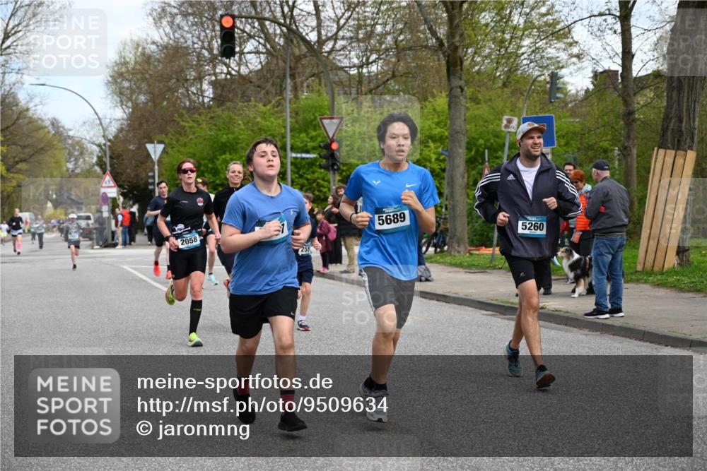 12.04.2026 - 45. Internationalen Wilhelmsburger Insellauf J. Mangold http://msf.ph/oto/9509634 12.04.2026 12:58:03 Ziel 5211, 4968, 2707, 5169, 5214, 4955, 3396, 5228, 5689, 2771, 5687, 2058, 3152, 4535, 5260, 2493, 2550, 3479, 4873, 4344, 3889, 3309, 5613, 3525, 5422, 3088, 3255 meine-sportfotos.de