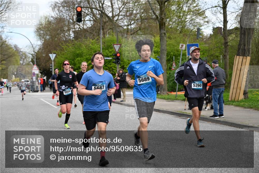 12.04.2026 - 45. Internationalen Wilhelmsburger Insellauf J. Mangold http://msf.ph/oto/9509635 12.04.2026 12:58:03 Ziel 5211, 4968, 2707, 5169, 5214, 4955, 3396, 5228, 5689, 2771, 5687, 2058, 3152, 4535, 5260, 2493, 2550, 3479, 4873, 4344, 3889, 3309, 5613, 3525, 5422, 3088, 3255 meine-sportfotos.de