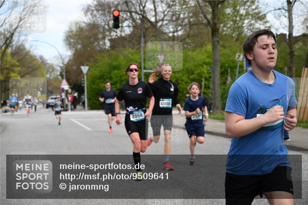 12.04.2026 - 45. Internationalen Wilhelmsburger Insellauf J. Mangold http://msf.ph/oto/9509641 12.04.2026 12:58:04 Ziel 5211, 4968, 2707, 5169, 5214, 4955, 3396, 5228, 5689, 2771, 5687, 2058, 3152, 4535, 5260, 2493, 2550, 3479, 4873, 4344, 3889, 4344, 3889, 3309, 5613, 3525, 5422, 3088, 3255 meine-sportfotos.de