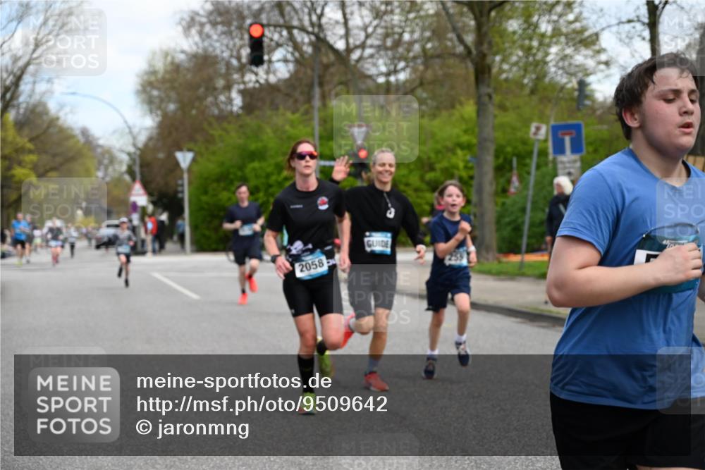 12.04.2026 - 45. Internationalen Wilhelmsburger Insellauf J. Mangold http://msf.ph/oto/9509642 12.04.2026 12:58:04 Ziel 5211, 4968, 2707, 5169, 5214, 4955, 3396, 5228, 5689, 2771, 5687, 2058, 3152, 4535, 5260, 2493, 2550, 3479, 4873, 4344, 3889, 4344, 3889, 3309, 5613, 3525, 5422, 3088, 3255 meine-sportfotos.de