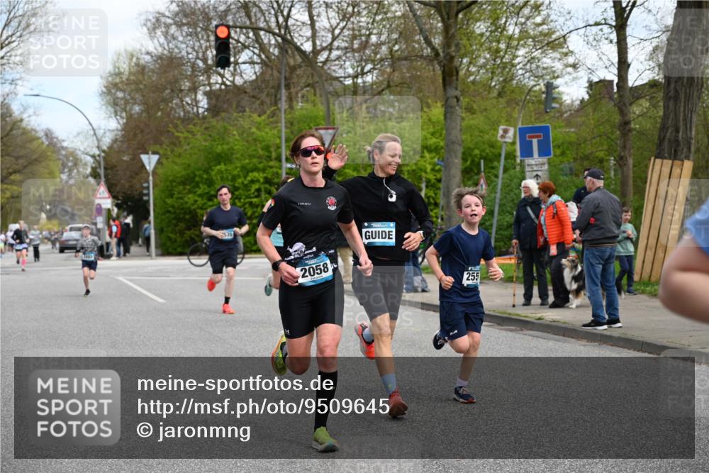 12.04.2026 - 45. Internationalen Wilhelmsburger Insellauf J. Mangold http://msf.ph/oto/9509645 12.04.2026 12:58:04 Ziel 5211, 4968, 2707, 5169, 5214, 4955, 3396, 5228, 5689, 2771, 5687, 2058, 3152, 4535, 5260, 2493, 2550, 3479, 4873, 4344, 3889, 4344, 3889, 3309, 5613, 3525, 5422, 3088, 3255 meine-sportfotos.de