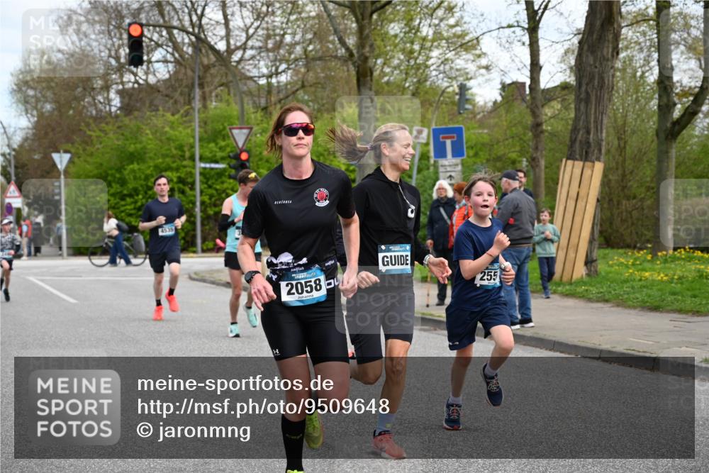 12.04.2026 - 45. Internationalen Wilhelmsburger Insellauf J. Mangold http://msf.ph/oto/9509648 12.04.2026 12:58:05 Ziel 5211, 4968, 2707, 5169, 5214, 4955, 3396, 5228, 5689, 2771, 5687, 2058, 3152, 4535, 5260, 2493, 2550, 3479, 4873, 4344, 3889, 3309, 3309, 5613, 3525, 5422, 3088, 3255 meine-sportfotos.de