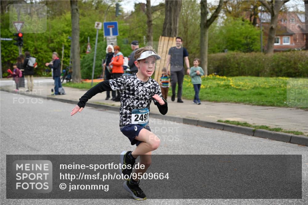 12.04.2026 - 45. Internationalen Wilhelmsburger Insellauf J. Mangold http://msf.ph/oto/9509664 12.04.2026 12:58:09 Ziel 5211, 4968, 2707, 5169, 5214, 4955, 3396, 5228, 5689, 2771, 5687, 2058, 3152, 4535, 5260, 2493, 2550, 3479, 4873, 4344, 3889, 3309, 5613, 3525, 5422, 3088, 3255, 5174 meine-sportfotos.de
