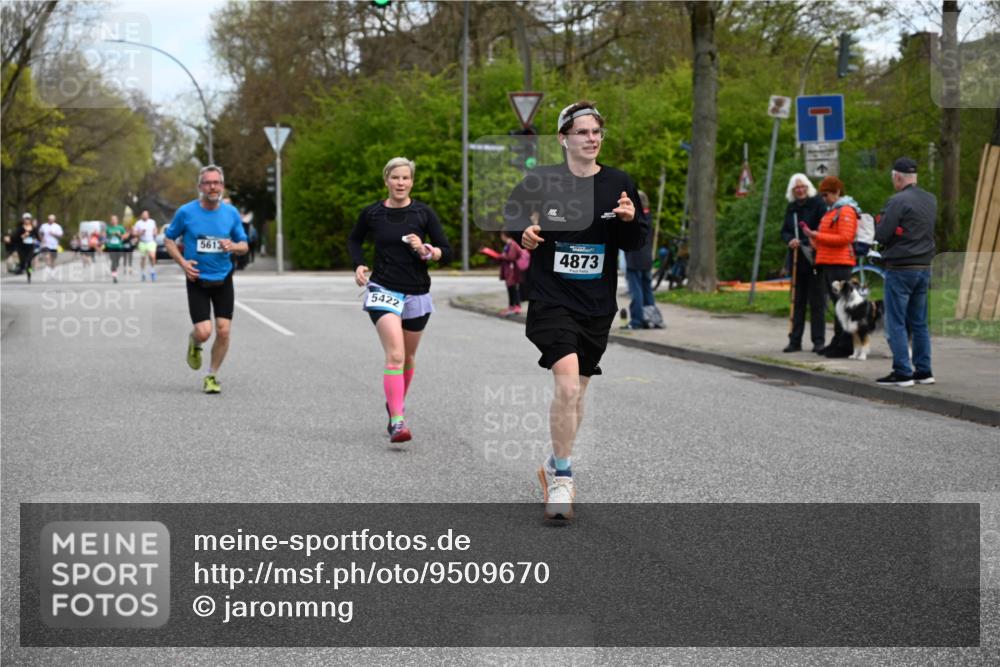 12.04.2026 - 45. Internationalen Wilhelmsburger Insellauf J. Mangold http://msf.ph/oto/9509670 12.04.2026 12:58:15 Ziel 5214, 4955, 3396, 5228, 5689, 2771, 5687, 2058, 3152, 4535, 5260, 2493, 2550, 3479, 4873, 4344, 3889, 3309, 5613, 3525, 5422, 3088, 3255, 3255, 5174, 5846, 3286, 3623, 4822 meine-sportfotos.de