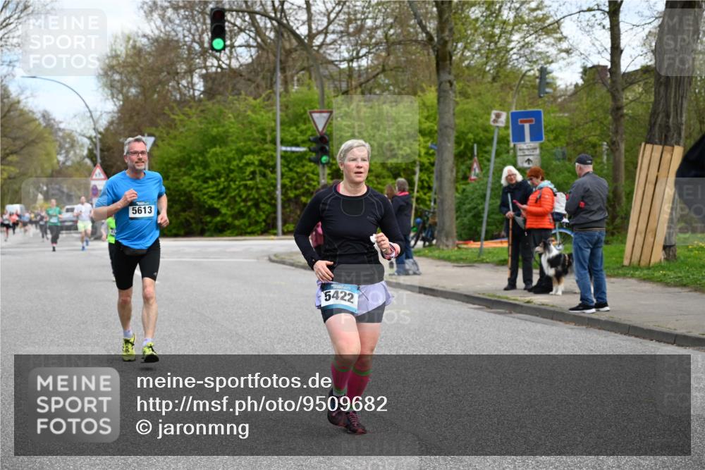 12.04.2026 - 45. Internationalen Wilhelmsburger Insellauf J. Mangold http://msf.ph/oto/9509682 12.04.2026 12:58:17 Ziel 4955, 3396, 5228, 5689, 2771, 5687, 2058, 3152, 4535, 5260, 2493, 2550, 3479, 4873, 4344, 3889, 3309, 3309, 5613, 3525, 5422, 3088, 3255, 5174, 5846, 3286, 3623, 4822 meine-sportfotos.de