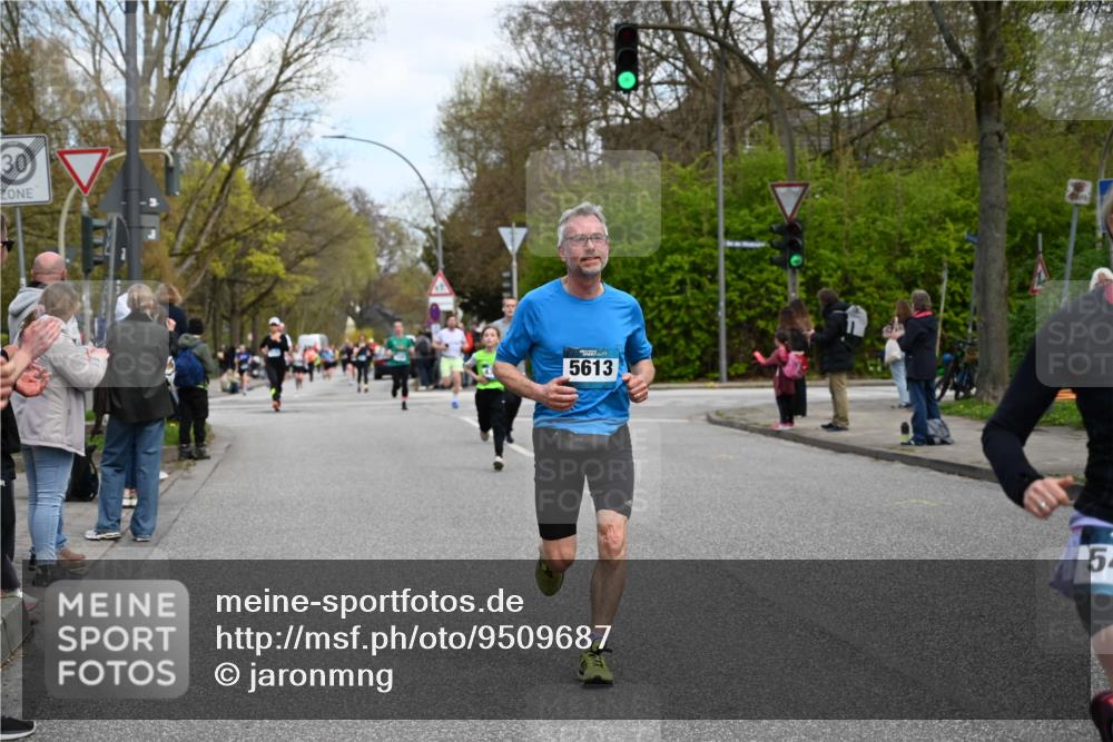 12.04.2026 - 45. Internationalen Wilhelmsburger Insellauf J. Mangold http://msf.ph/oto/9509687 12.04.2026 12:58:18 Ziel 3396, 5228, 5689, 2771, 5687, 2058, 3152, 4535, 5260, 2493, 2550, 3479, 4873, 4344, 3889, 3309, 5613, 3525, 5613, 3525, 5422, 3088, 3255, 5174, 5846, 3286, 3623, 4822, 2015 meine-sportfotos.de