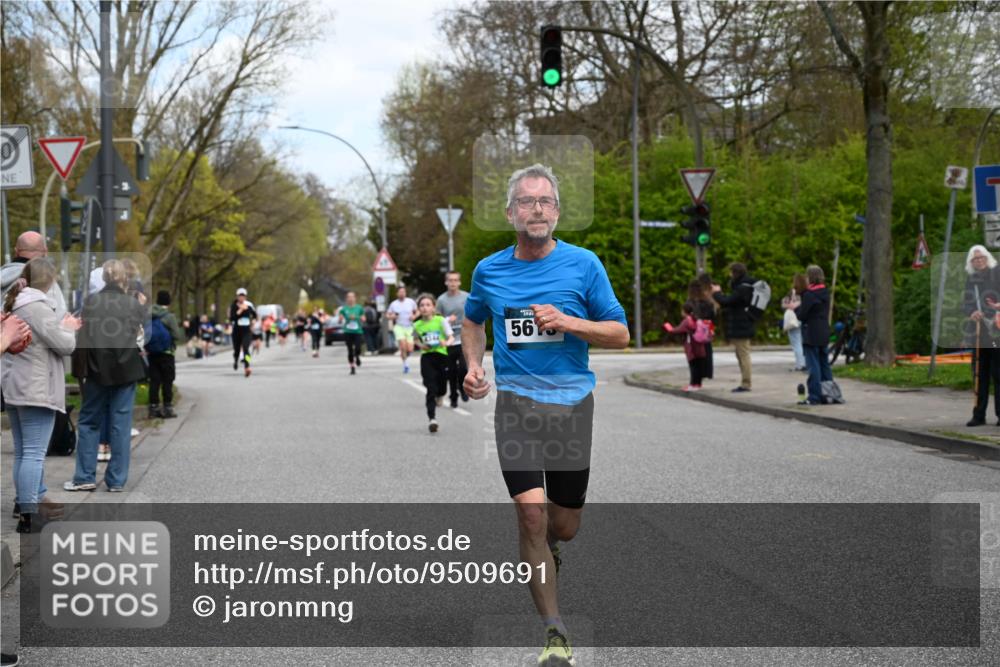 12.04.2026 - 45. Internationalen Wilhelmsburger Insellauf J. Mangold http://msf.ph/oto/9509691 12.04.2026 12:58:18 Ziel 3396, 5228, 5689, 2771, 5687, 2058, 3152, 4535, 5260, 2493, 2550, 3479, 4873, 4344, 3889, 3309, 5613, 3525, 5613, 3525, 5422, 3088, 3255, 5174, 5846, 3286, 3623, 4822, 2015 meine-sportfotos.de