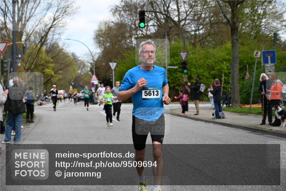 12.04.2026 - 45. Internationalen Wilhelmsburger Insellauf J. Mangold http://msf.ph/oto/9509694 12.04.2026 12:58:18 Ziel 3396, 5228, 5689, 2771, 5687, 2058, 3152, 4535, 5260, 2493, 2550, 3479, 4873, 4344, 3889, 3309, 5613, 3525, 5613, 3525, 5422, 3088, 3255, 5174, 5846, 3286, 3623, 4822, 2015 meine-sportfotos.de