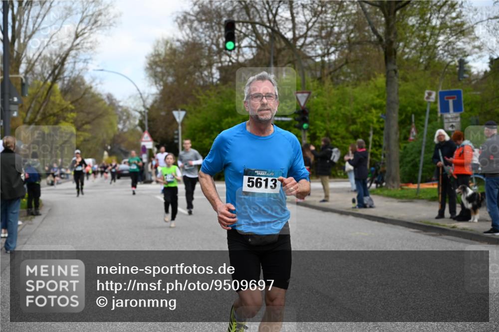12.04.2026 - 45. Internationalen Wilhelmsburger Insellauf J. Mangold http://msf.ph/oto/9509697 12.04.2026 12:58:18 Ziel 3396, 5228, 5689, 2771, 5687, 2058, 3152, 4535, 5260, 2493, 2550, 3479, 4873, 4344, 3889, 3309, 5613, 3525, 5613, 3525, 5422, 3088, 3255, 5174, 5846, 3286, 3623, 4822, 2015 meine-sportfotos.de