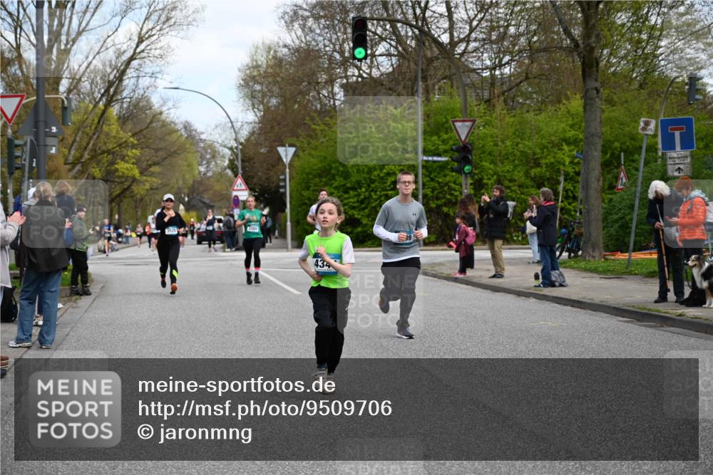 12.04.2026 - 45. Internationalen Wilhelmsburger Insellauf J. Mangold http://msf.ph/oto/9509706 12.04.2026 12:58:21 Ziel 5687, 2058, 3152, 4535, 5260, 2493, 2550, 3479, 4873, 4344, 3889, 3309, 5613, 3525, 5422, 3088, 3255, 5174, 5174, 5846, 3286, 3623, 4822, 2015, 3926 meine-sportfotos.de