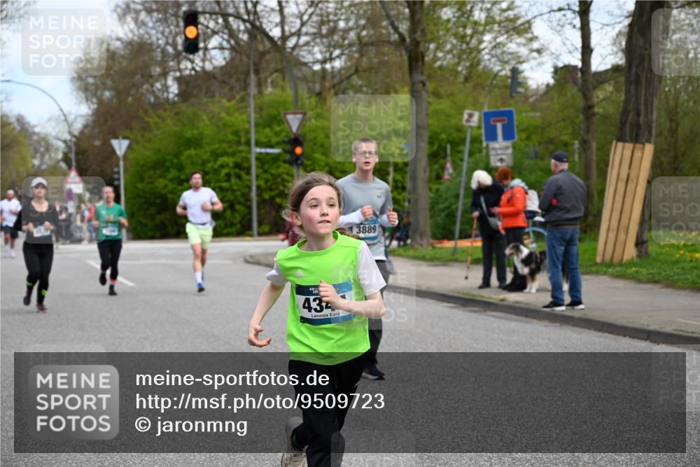 12.04.2026 - 45. Internationalen Wilhelmsburger Insellauf J. Mangold http://msf.ph/oto/9509723 12.04.2026 12:58:22 Ziel 2058, 3152, 4535, 5260, 2493, 2550, 3479, 4873, 4344, 3889, 3309, 5613, 3525, 5422, 3088, 3255, 5174, 5846, 5846, 3286, 3623, 4822, 2015, 3926 meine-sportfotos.de