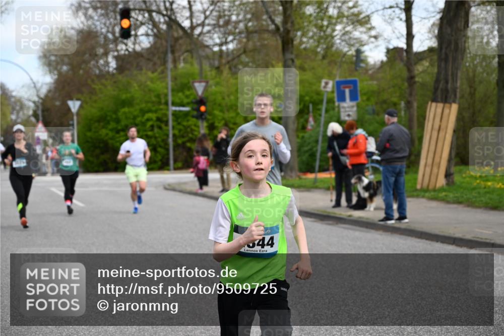 12.04.2026 - 45. Internationalen Wilhelmsburger Insellauf J. Mangold http://msf.ph/oto/9509725 12.04.2026 12:58:23 Ziel 2058, 3152, 4535, 5260, 2493, 2550, 3479, 4873, 4344, 3889, 3309, 5613, 3525, 5422, 3088, 3255, 5174, 5846, 3286, 3623, 4822, 2015, 3926, 3728 meine-sportfotos.de