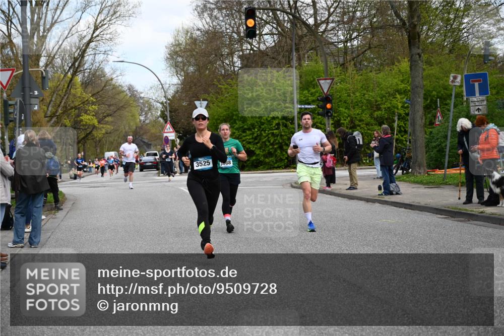 12.04.2026 - 45. Internationalen Wilhelmsburger Insellauf J. Mangold http://msf.ph/oto/9509728 12.04.2026 12:58:24 Ziel 3152, 4535, 5260, 2493, 2550, 3479, 4873, 4344, 3889, 3309, 5613, 3525, 5422, 3088, 3255, 5174, 5846, 3286, 3623, 4822, 2015, 3926, 3728, 4023, 2009, 4875 meine-sportfotos.de