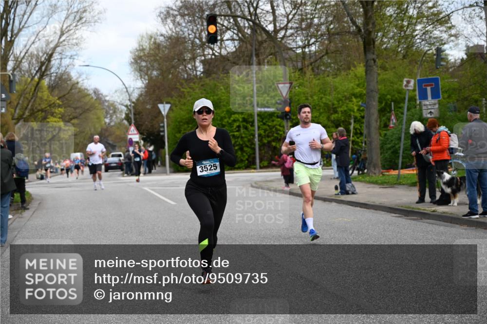 12.04.2026 - 45. Internationalen Wilhelmsburger Insellauf J. Mangold http://msf.ph/oto/9509735 12.04.2026 12:58:24 Ziel 3152, 4535, 5260, 2493, 2550, 3479, 4873, 4344, 3889, 3309, 5613, 3525, 5422, 3088, 3255, 5174, 5846, 3286, 3623, 4822, 2015, 3926, 3728, 4023, 2009, 4875 meine-sportfotos.de