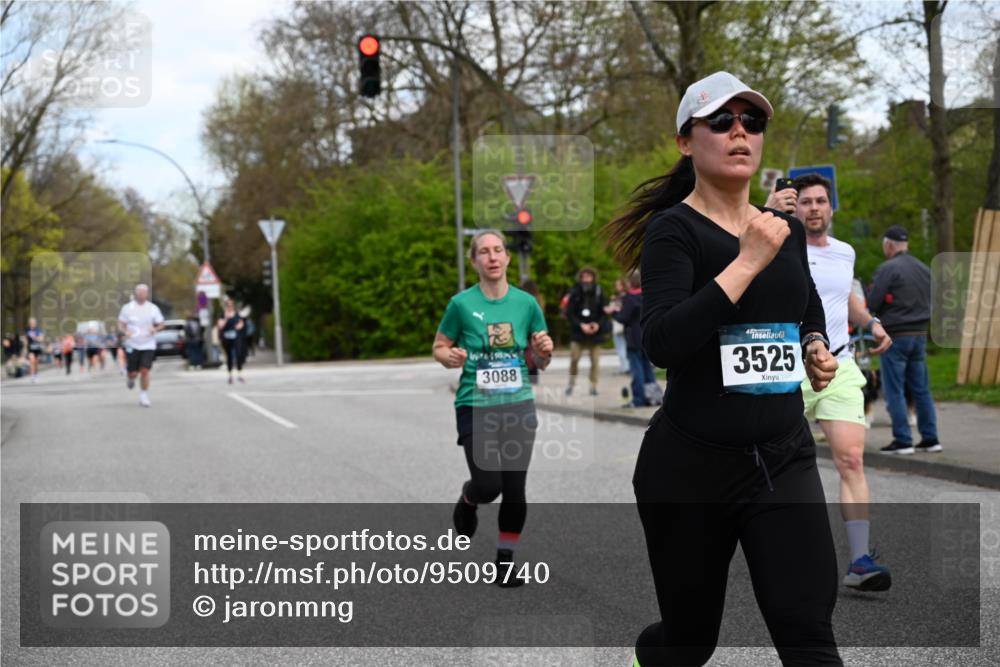 12.04.2026 - 45. Internationalen Wilhelmsburger Insellauf J. Mangold http://msf.ph/oto/9509740 12.04.2026 12:58:25 Ziel 5260, 2493, 2550, 3479, 4873, 4344, 3889, 3309, 5613, 3525, 5422, 3088, 3255, 5174, 5846, 3286, 3623, 3286, 3623, 4822, 2015, 3926, 3728, 4023, 2009, 4875 meine-sportfotos.de