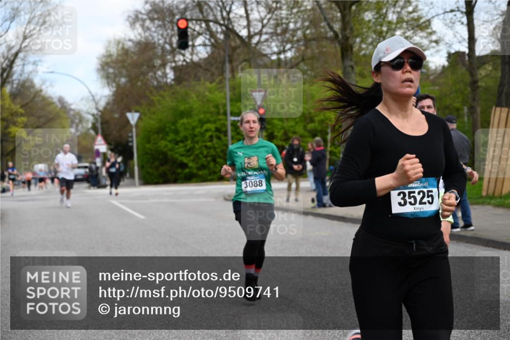 12.04.2026 - 45. Internationalen Wilhelmsburger Insellauf J. Mangold http://msf.ph/oto/9509741 12.04.2026 12:58:25 Ziel 5260, 2493, 2550, 3479, 4873, 4344, 3889, 3309, 5613, 3525, 5422, 3088, 3255, 5174, 5846, 3286, 3623, 3286, 3623, 4822, 2015, 3926, 3728, 4023, 2009, 4875 meine-sportfotos.de