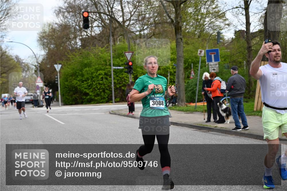 12.04.2026 - 45. Internationalen Wilhelmsburger Insellauf J. Mangold http://msf.ph/oto/9509746 12.04.2026 12:58:26 Ziel 2550, 3479, 4873, 4344, 3889, 3309, 5613, 3525, 5422, 3088, 3255, 5174, 5846, 3286, 3623, 4822, 2015, 3926, 3728, 4023, 2009, 4875, 5276 meine-sportfotos.de