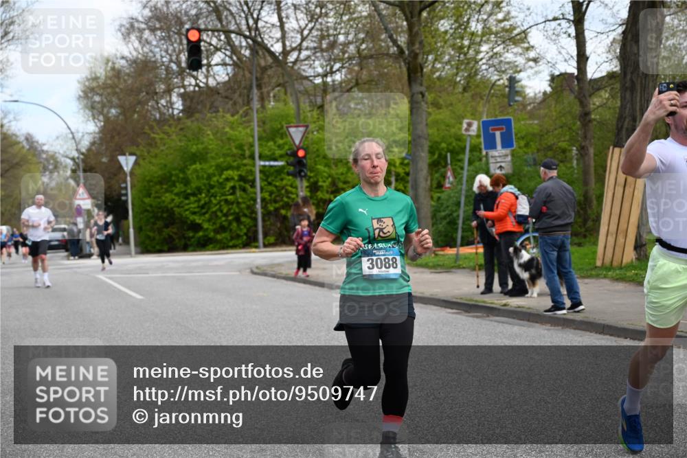 12.04.2026 - 45. Internationalen Wilhelmsburger Insellauf J. Mangold http://msf.ph/oto/9509747 12.04.2026 12:58:26 Ziel 2550, 3479, 4873, 4344, 3889, 3309, 5613, 3525, 5422, 3088, 3255, 5174, 5846, 3286, 3623, 4822, 2015, 3926, 3728, 4023, 2009, 4875, 5276 meine-sportfotos.de