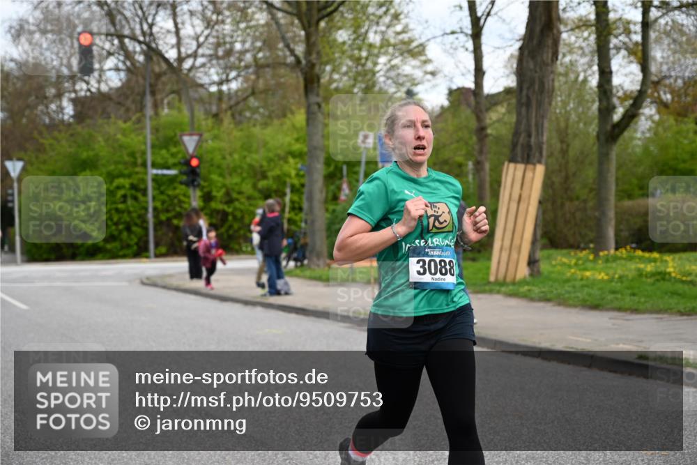 12.04.2026 - 45. Internationalen Wilhelmsburger Insellauf J. Mangold http://msf.ph/oto/9509753 12.04.2026 12:58:26 Ziel 2550, 3479, 4873, 4344, 3889, 3309, 5613, 3525, 5422, 3088, 3255, 5174, 5846, 3286, 3623, 4822, 2015, 3926, 3728, 4023, 2009, 4875, 5276 meine-sportfotos.de