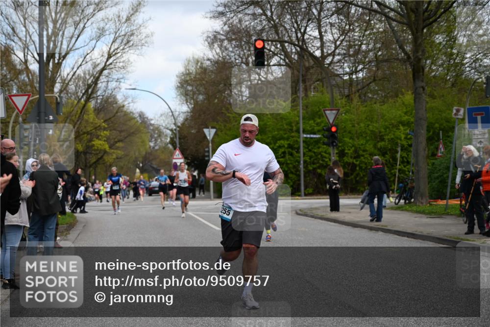 12.04.2026 - 45. Internationalen Wilhelmsburger Insellauf J. Mangold http://msf.ph/oto/9509757 12.04.2026 12:58:32 Ziel 4873, 4344, 3889, 3309, 5613, 3525, 5422, 3088, 3255, 5174, 5846, 3286, 3623, 4822, 2015, 3926, 3728, 4023, 2009, 4875, 5276, 3017, 5111, 5124, 5644, 5718, 2082, 4741, 5191, 4287 meine-sportfotos.de